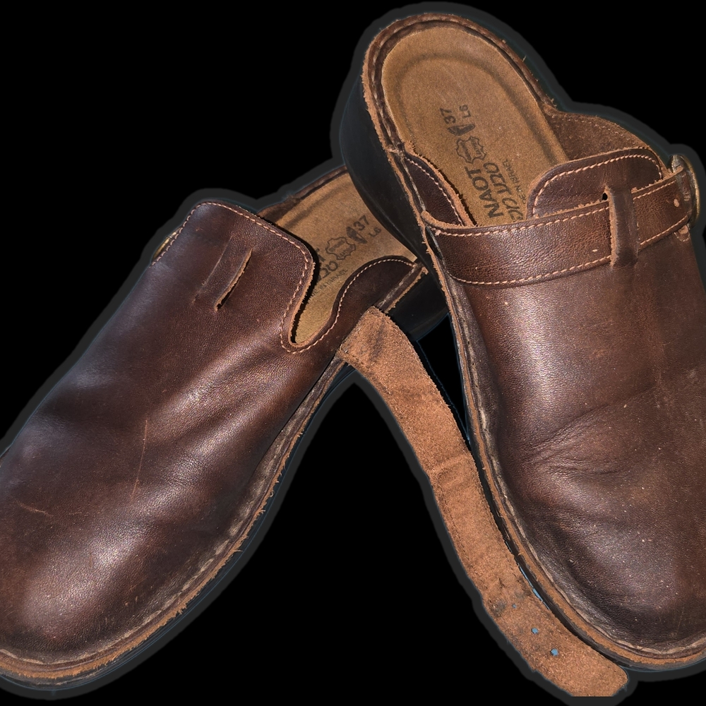 Naot Aster Clogs In "Buffalo Leather